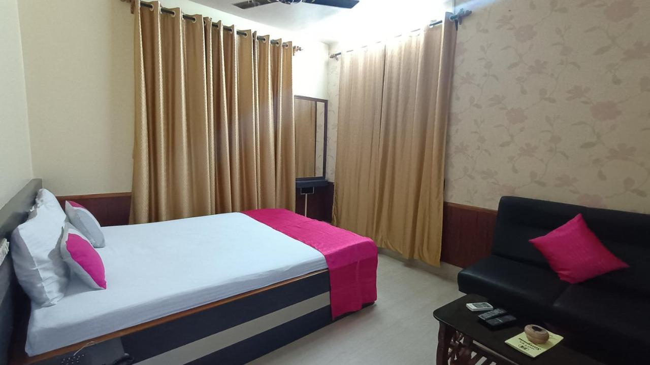 Baharampur Hotel Sangam מראה חיצוני תמונה